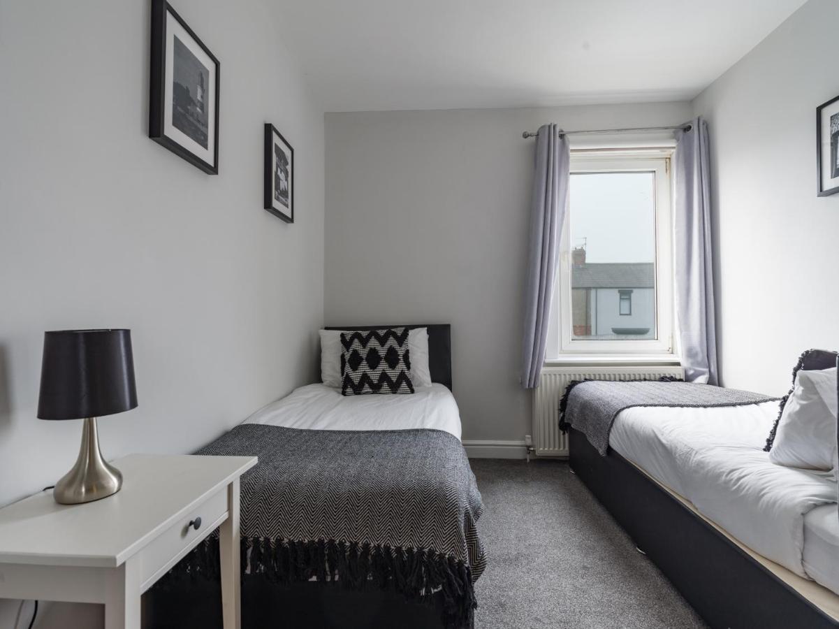 Haw Thorn House - 2 Bedroom, Ashington, Northumberland アシントン エクステリア 写真